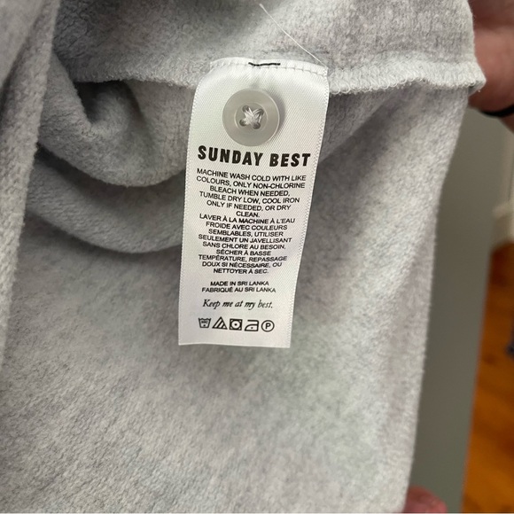 Cropped gray Sunday best button up sweater - Picture 3 of 5